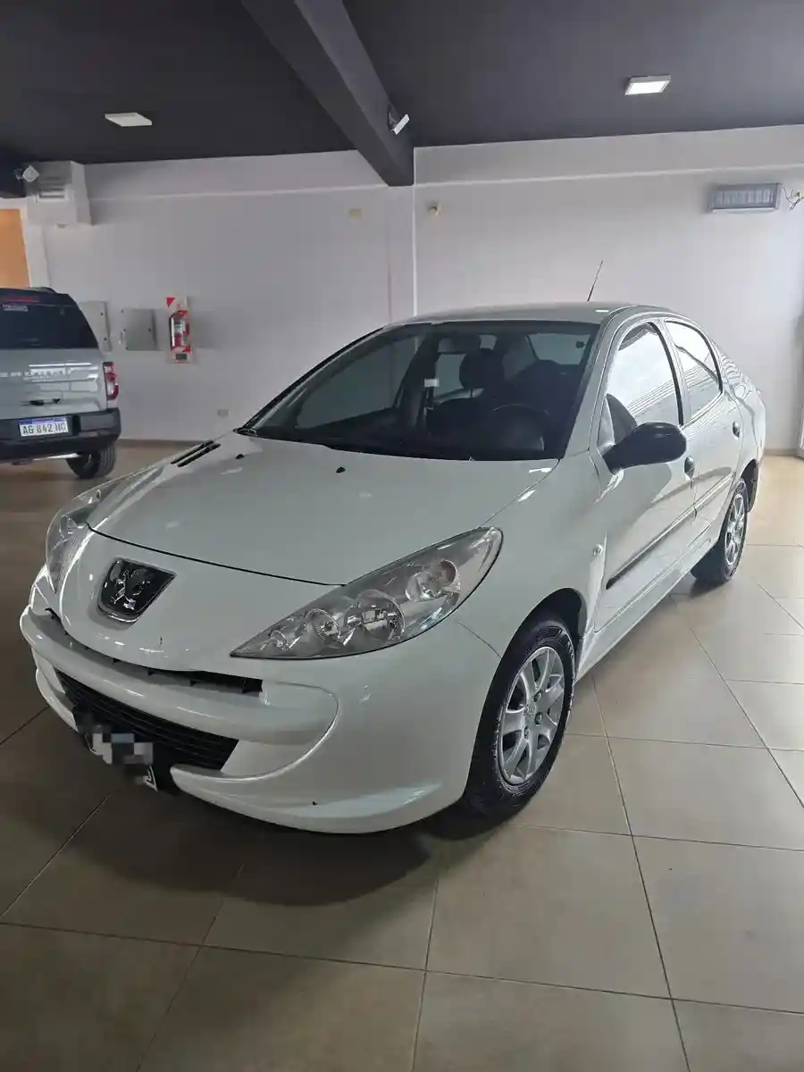 Peugeot 207 2013 - foto 1