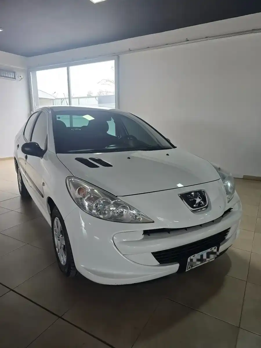 Peugeot 207 1.4 Sedan Active 75Cv 2013 - foto 4