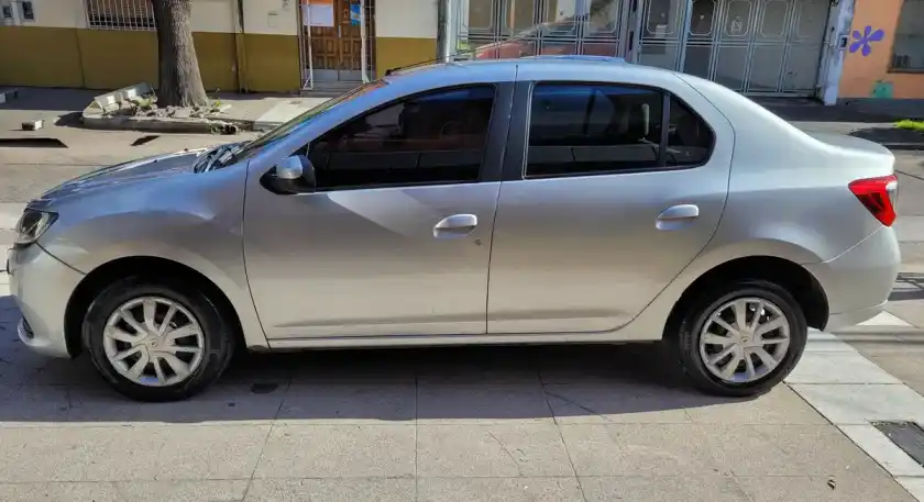 Renault Logan 1.6 Expression 85Cv 2016 - foto 2