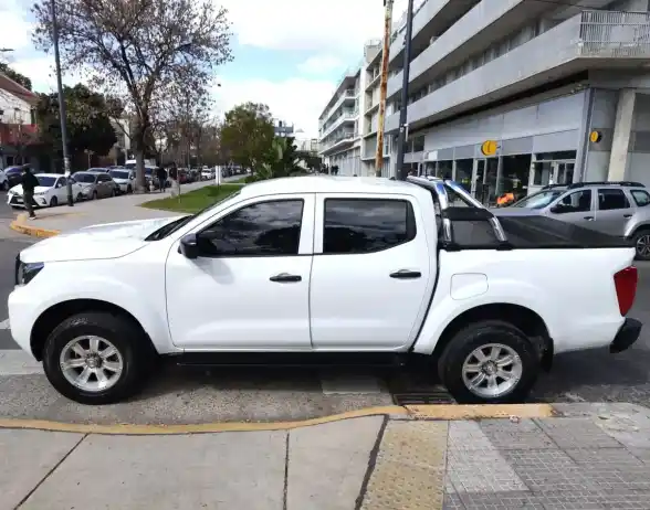 Nissan Frontier 2023 - foto 1