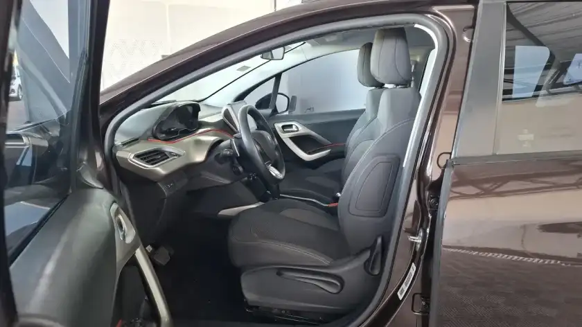 Peugeot 2008 1.6 Allure Tiptronic 2016 - foto 5