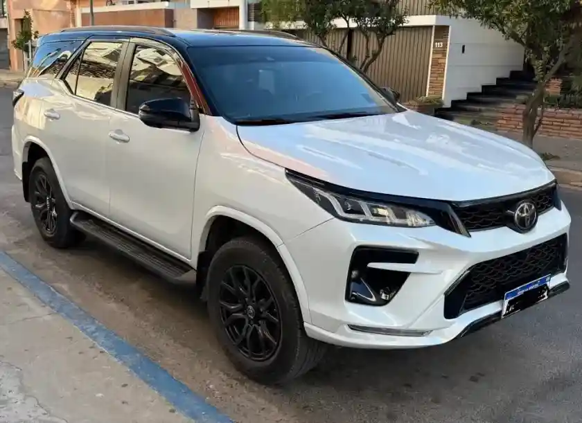 Toyota Hilux SW4 2024 - foto 1