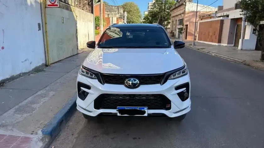 Toyota Hilux Sw4 2.8 Tdi Gr-S 4X4 7As 6At 2024 - foto 3