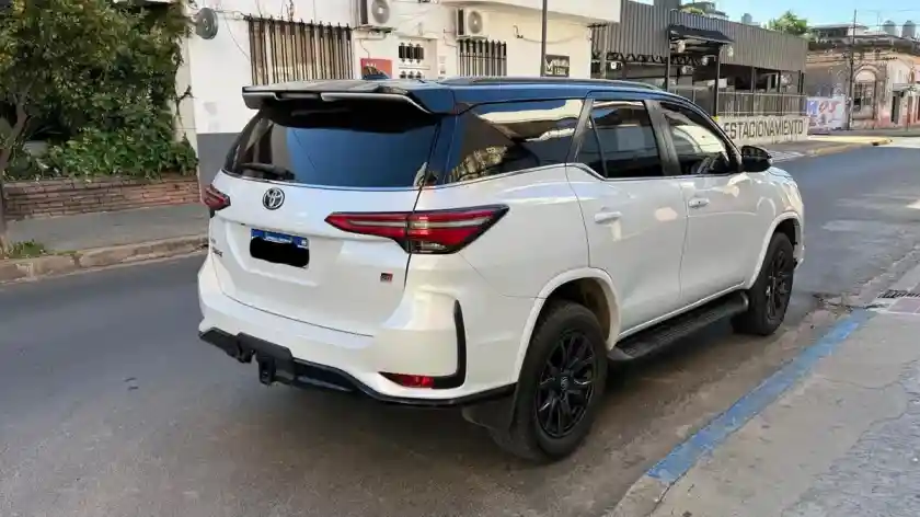 Toyota Hilux Sw4 2.8 Tdi Gr-S 4X4 7As 6At 2024 - foto 5