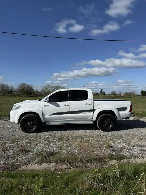 Toyota Hilux Pick-Up 3.0 Cd Srv Limited 171Cv 4X4 2015 - foto 2
