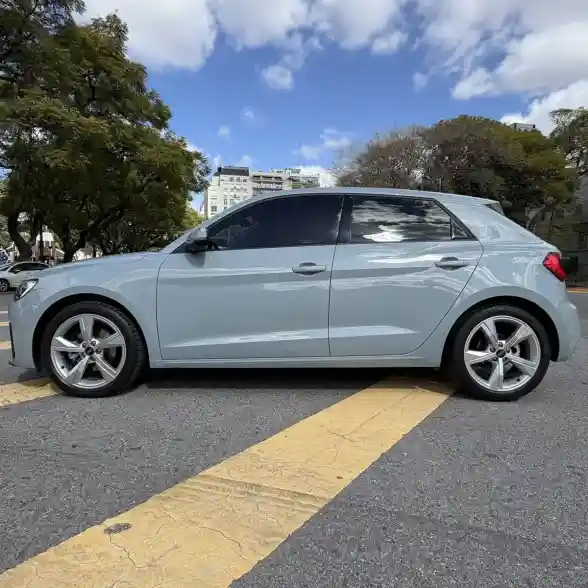 Audi A1 Sportback 2024 - foto 1