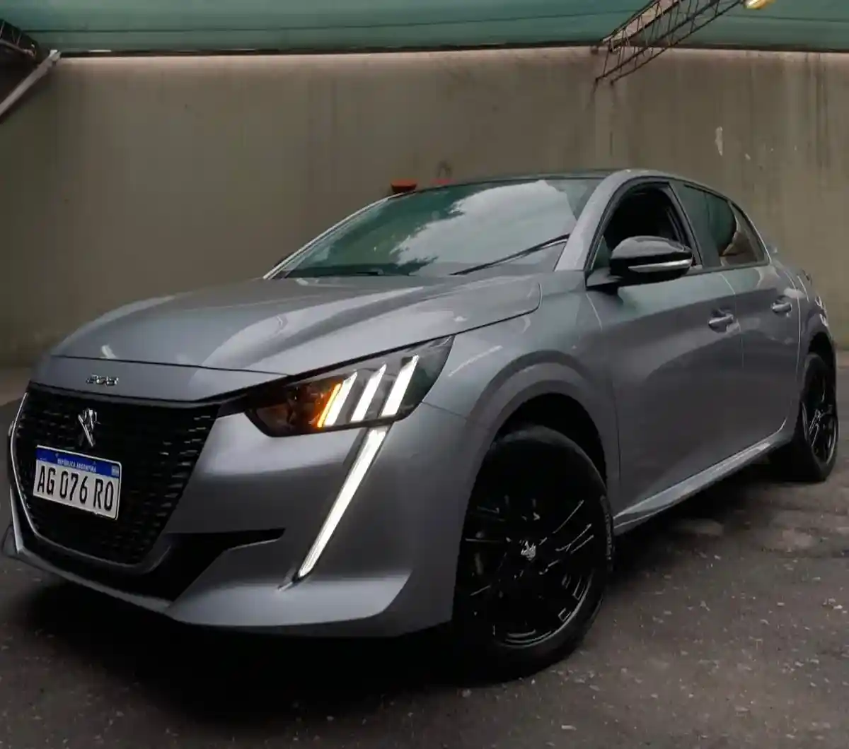 Peugeot 208 1.6 Style Tiptronic 2023 - foto 1