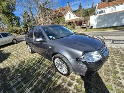Volkswagen Bora 1.8 Highline T 180Cv 2010 - foto 5