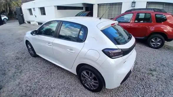 Peugeot 208 1.6 Allure Pack 2024 - foto 3