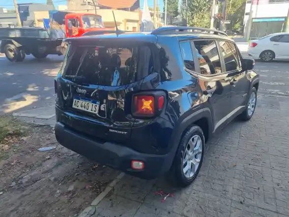 Jeep Renegade 1.8 Sport At 2018 - foto 4