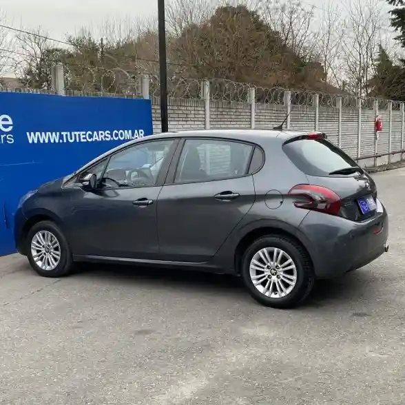 Peugeot 208 1.6 Allure 2018 - foto 3