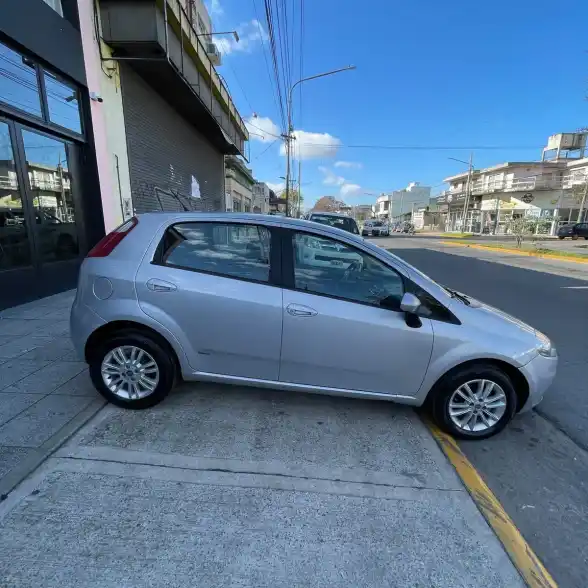 Fiat Punto 1.4 Attractive 2012 - foto 5