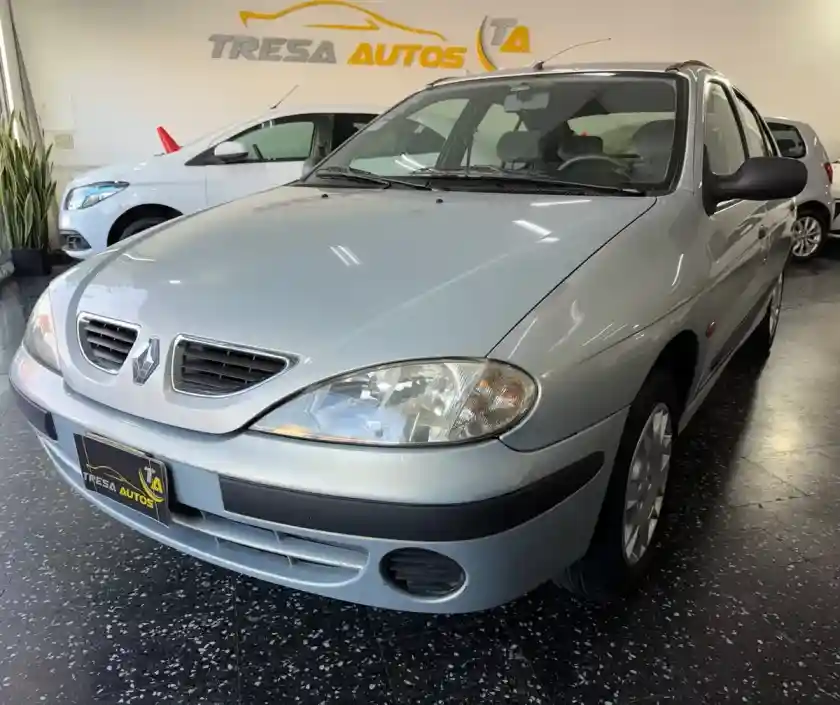 Renault Megane 2 2000 - foto 1