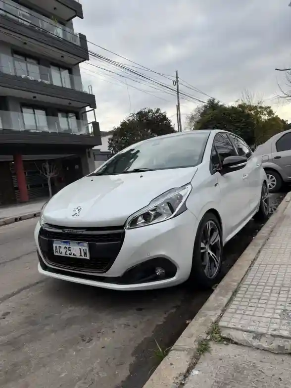 Peugeot 208 1.6 Gt Thp 2018 - foto 1