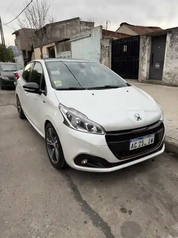 Peugeot 208 1.6 Gt Thp 2018 - foto 2