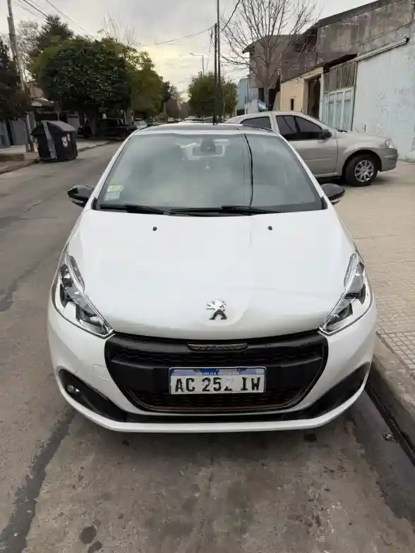 Peugeot 208 1.6 Gt Thp 2018 - foto 5