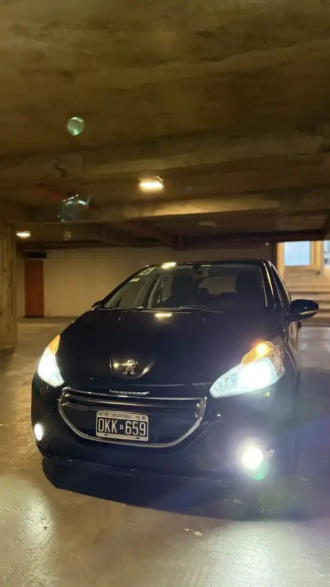 Peugeot 208 1.5 Allure Touchscreen 2014 - foto 4