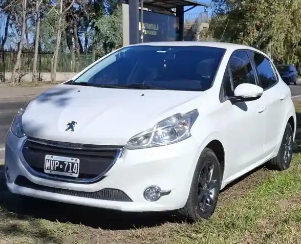 Peugeot 208 1.5 Active 2013 - foto 1
