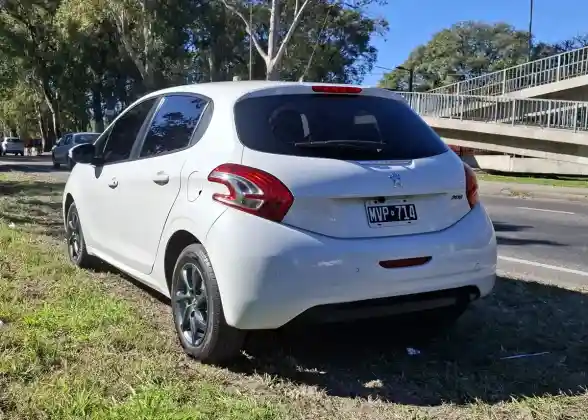 Peugeot 208 1.5 Active 2013 - foto 4
