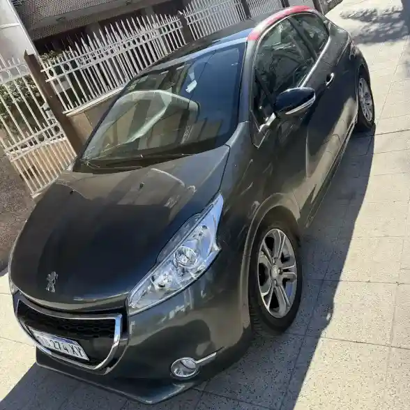 Peugeot 208 1.6 Allure 2013 - foto 1