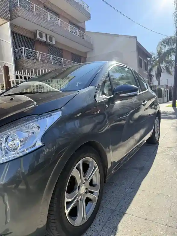 Peugeot 208 1.6 Allure 2013 - foto 4