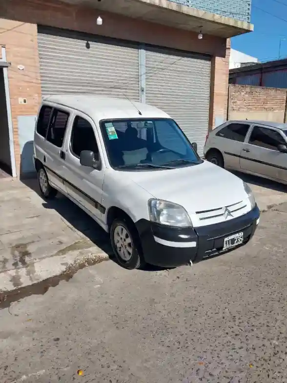 Citroën Berlingo Furgon 1.4 Pack Seguridad 75Cv Am53 2012 - foto 3