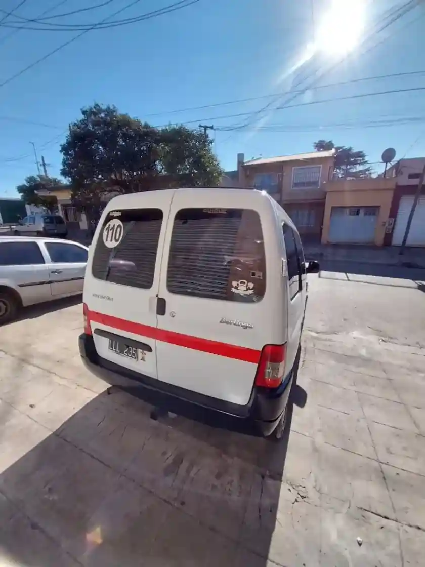 Citroën Berlingo Furgon 1.4 Pack Seguridad 75Cv Am53 2012 - foto 4
