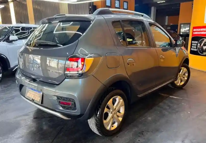 Renault Sandero Stepway 1.6 Privilege 105Cv 2016 - foto 2