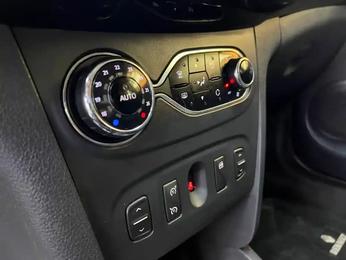 Renault Sandero Stepway 1.6 Privilege 105Cv 2016 - foto 4