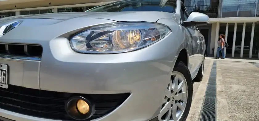 Renault Fluence 2.0 Luxe 2011 - foto 4