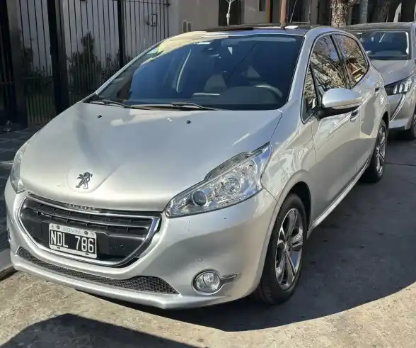 Peugeot 208 1.6 Feline Pack Cuir 2013 - foto 1