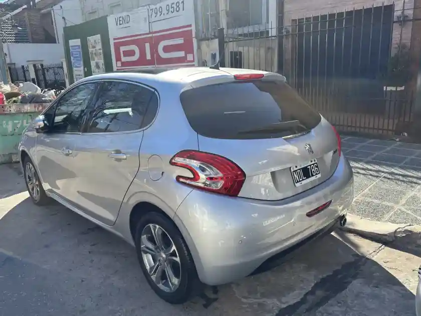 Peugeot 208 1.6 Feline Pack Cuir 2013 - foto 3