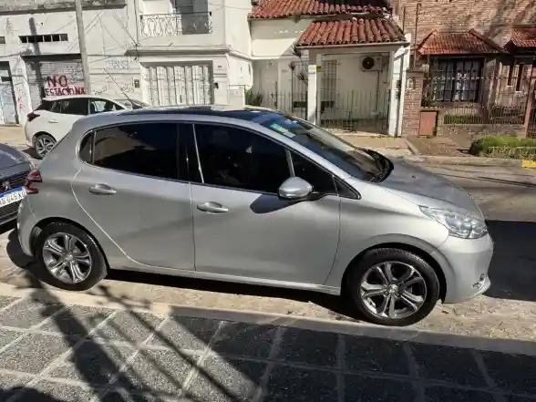 Peugeot 208 1.6 Feline Pack Cuir 2013 - foto 5