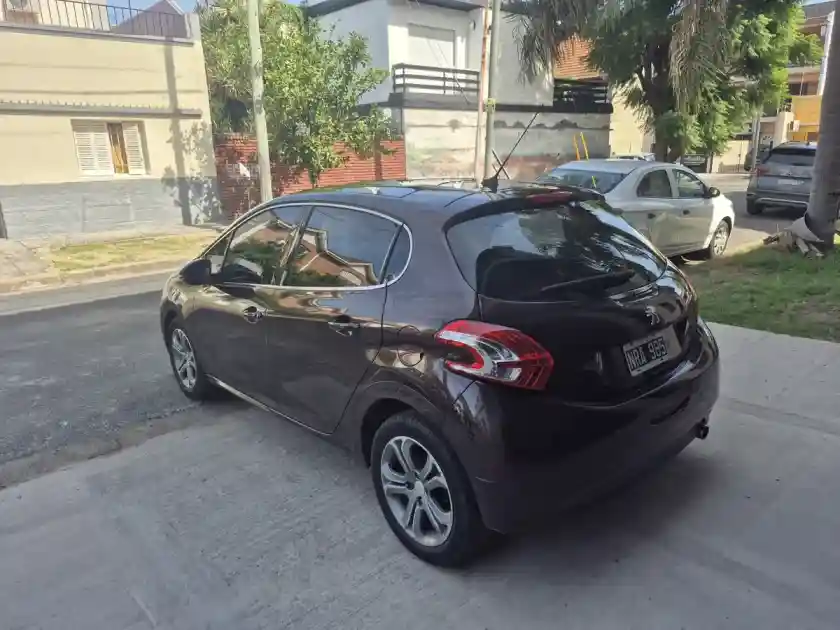 Peugeot 208 1.6 Feline 2014 - foto 4