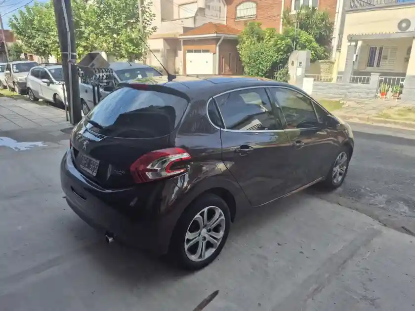 Peugeot 208 1.6 Feline 2014 - foto 5