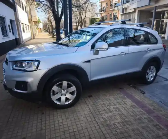 Chevrolet Captiva 2017 - foto 1