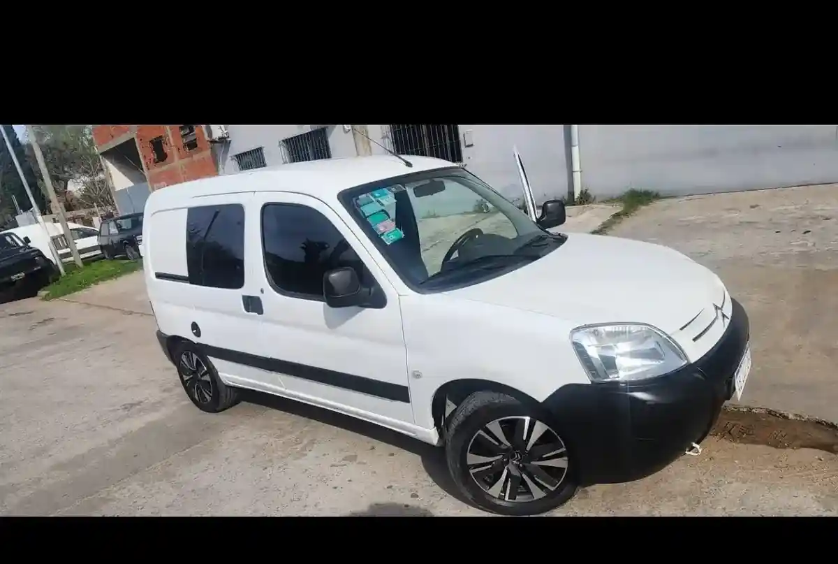 Citroën Berlingo Furgon 1.6 Vti 115 Business Mixto 2017 - foto 2
