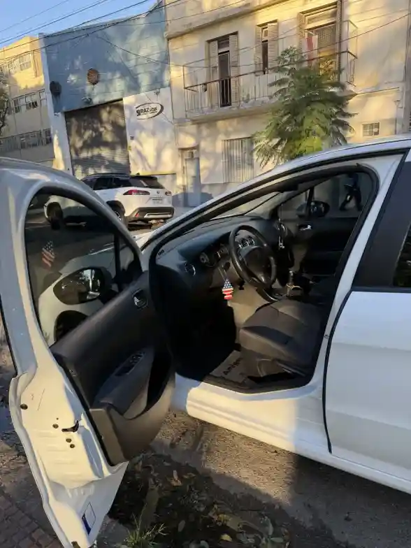 Peugeot 308 1.6 Active 2015 - foto 4
