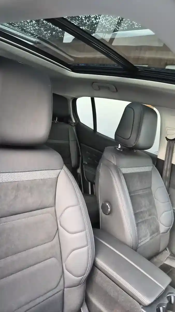 Citroën C5 Aircross 1.6 Thp Eat6 Feel Pack 2023 - foto 4