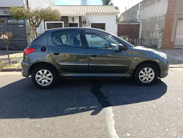 Peugeot 207 1.4 Sedan Allure 75Cv 2012 - foto 3