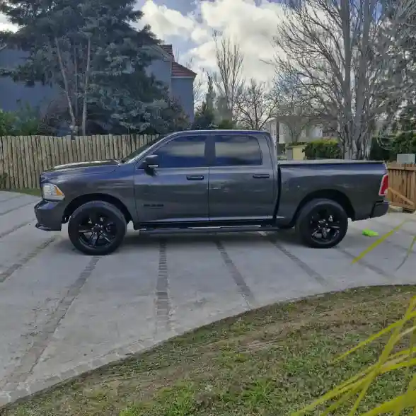 Ram 1500 5.7 Laramie Nigth Edition 2024 - foto 3