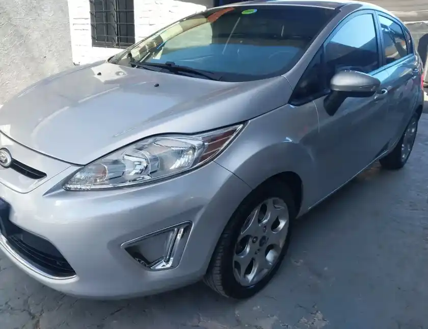 Ford Fiesta Kinetic 1.6 Titanium 120Cv 2013 - foto 1