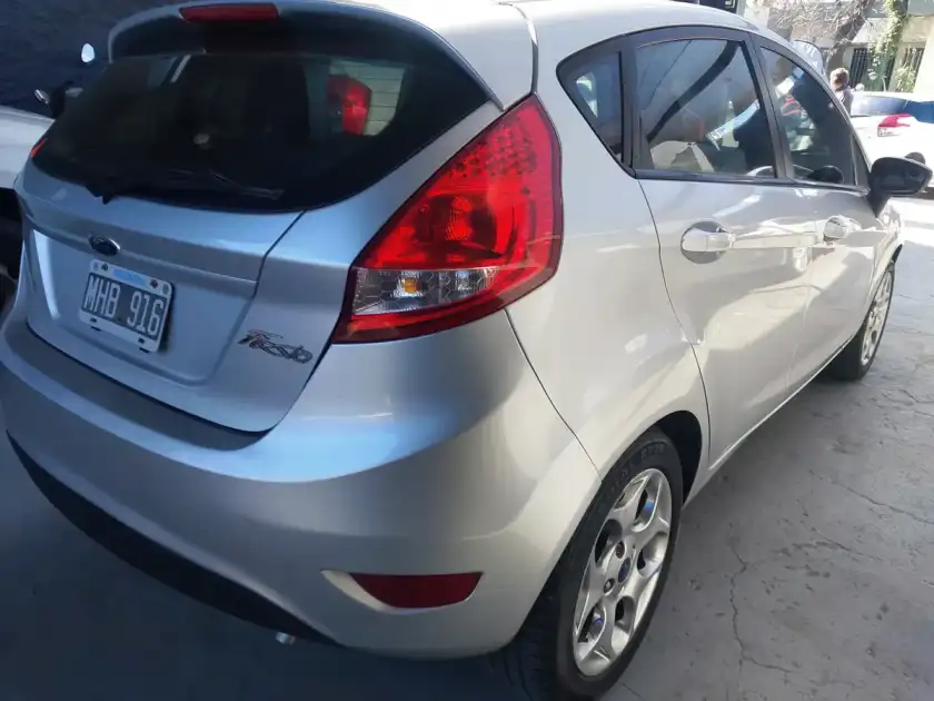 Ford Fiesta Kinetic 1.6 Titanium 120Cv 2013 - foto 3