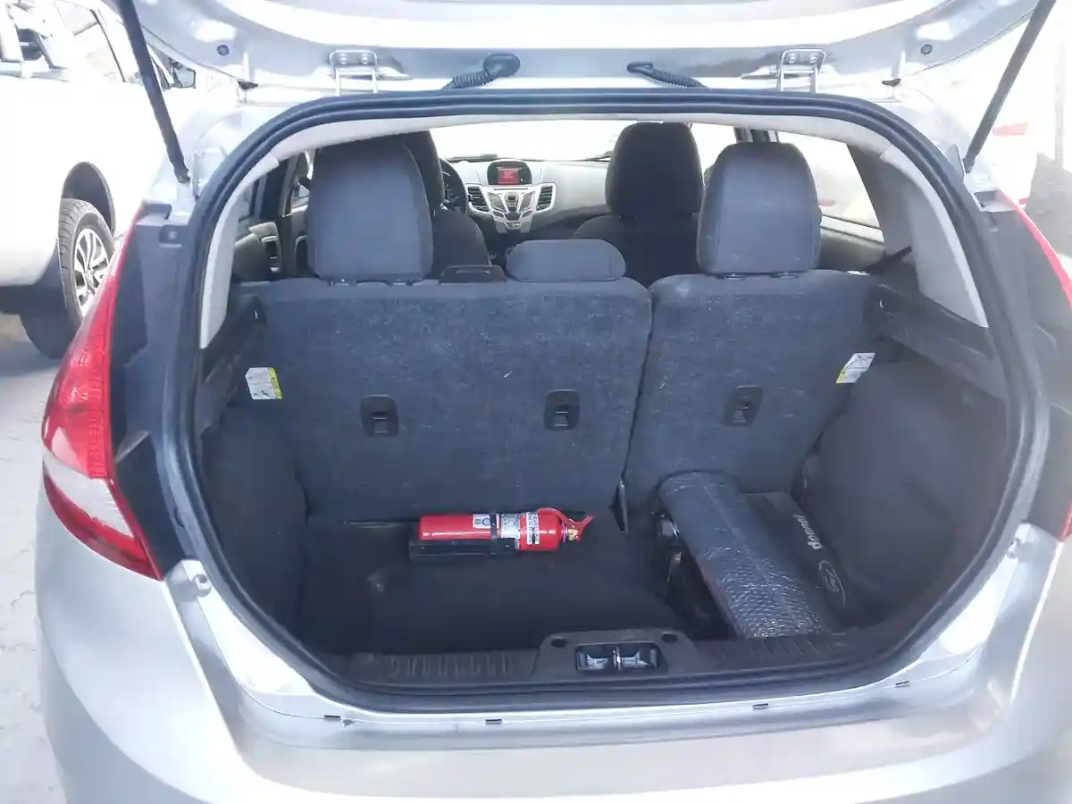 Ford Fiesta Kinetic 1.6 Titanium 120Cv 2013 - foto 4