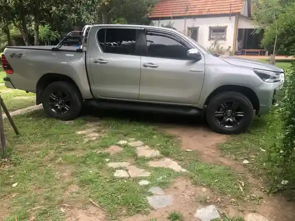 Toyota Hilux Pick-Up 2.8 Cd Srv 204Cv 4X4 At 2021 - foto 4