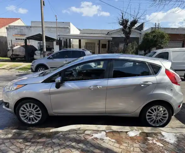 Ford Fiesta Kinetic 1.6 Titanium Powershift 120Cv 2017 - foto 1