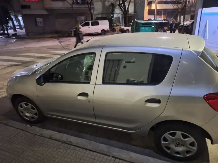 Renault Sandero 1.6 Authentique 90Cv Nac 2017 - foto 2