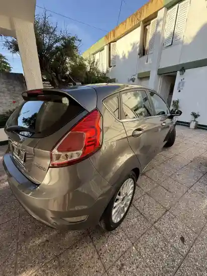 Ford Fiesta Kinetic 1.6 Titanium Powershift 120Cv 2013 - foto 3