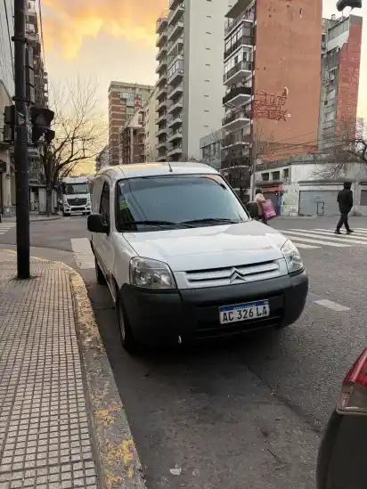 Citroën Berlingo Furgon 1.6 Hdi 92 Bussines 2018 - foto 2