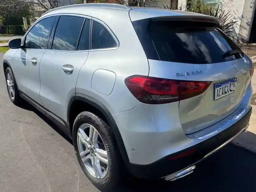 Mercedes-Benz Clase Gla 1.6 Gla200 Urban 156Cv 2020 - foto 3